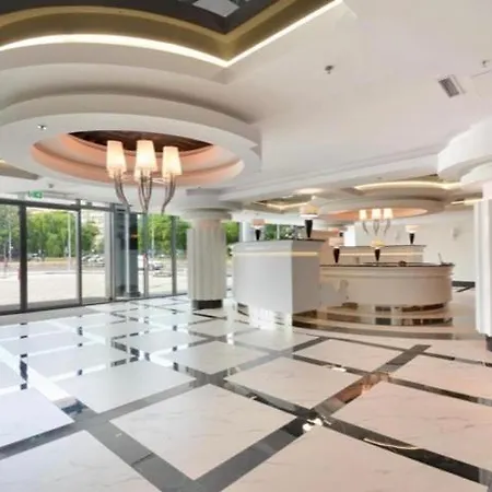 Hanza Tower Lux Jacuzzi & Sauna & Pool Appartamento *